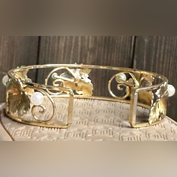 Krementz•Made in the USA•1950’s-1960’s
VINTAGE•Art Deco•Cultured Pearls•Bracelet - Picture 4 of 6